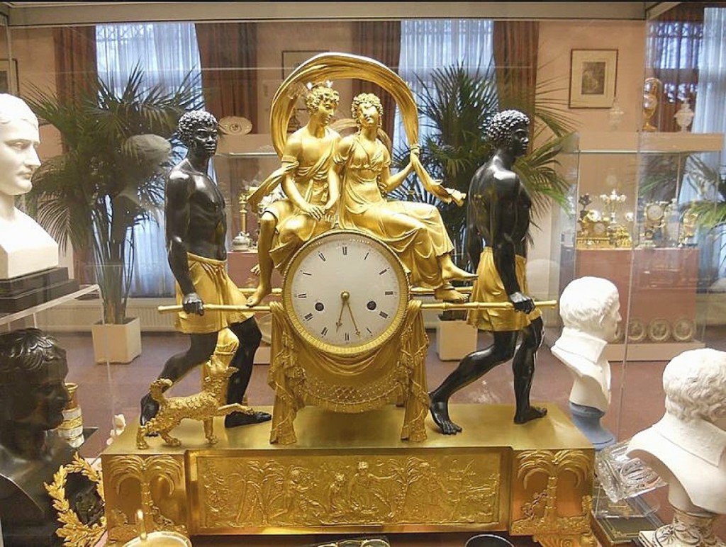 Vitrine with bronze clock, early Eighteenth Century, François-Duesberg Museum, Mons, Belgium.