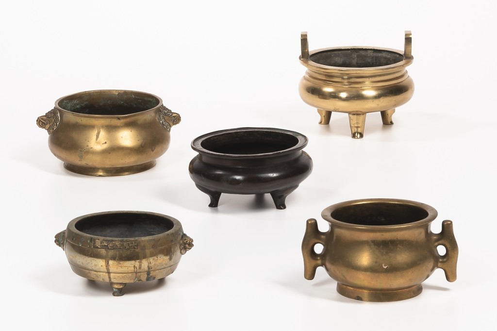 There were not a lot of bronze items in the sale. This group of five Nineteenth and Twentieth Century bronze censers sold for $8,125, far above the estimate.