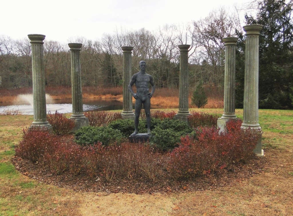 Signed by the fictional “Bruce Sergent,” a life-size bronze statue of an athlete by American artist Mark Beard (b 1956) reached a full height of 68 inches and a final price of $7,500. Beard spoofs artist aliases from history in his works, some of which are currently held in the collections of the Museum of Modern Art in New York, the Utah Museum of Fine Art in Salt Lake City, the Museum of Fine Arts in Boston and others.