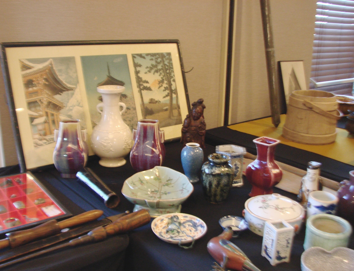 John Prunier, Warren, Mass., offers a broad selection of early ceramics — Asian, English and European. The large garden seat was a part of the Asian items he brought. It was $95, because, as he said, “I’m not sure it’s very old.”