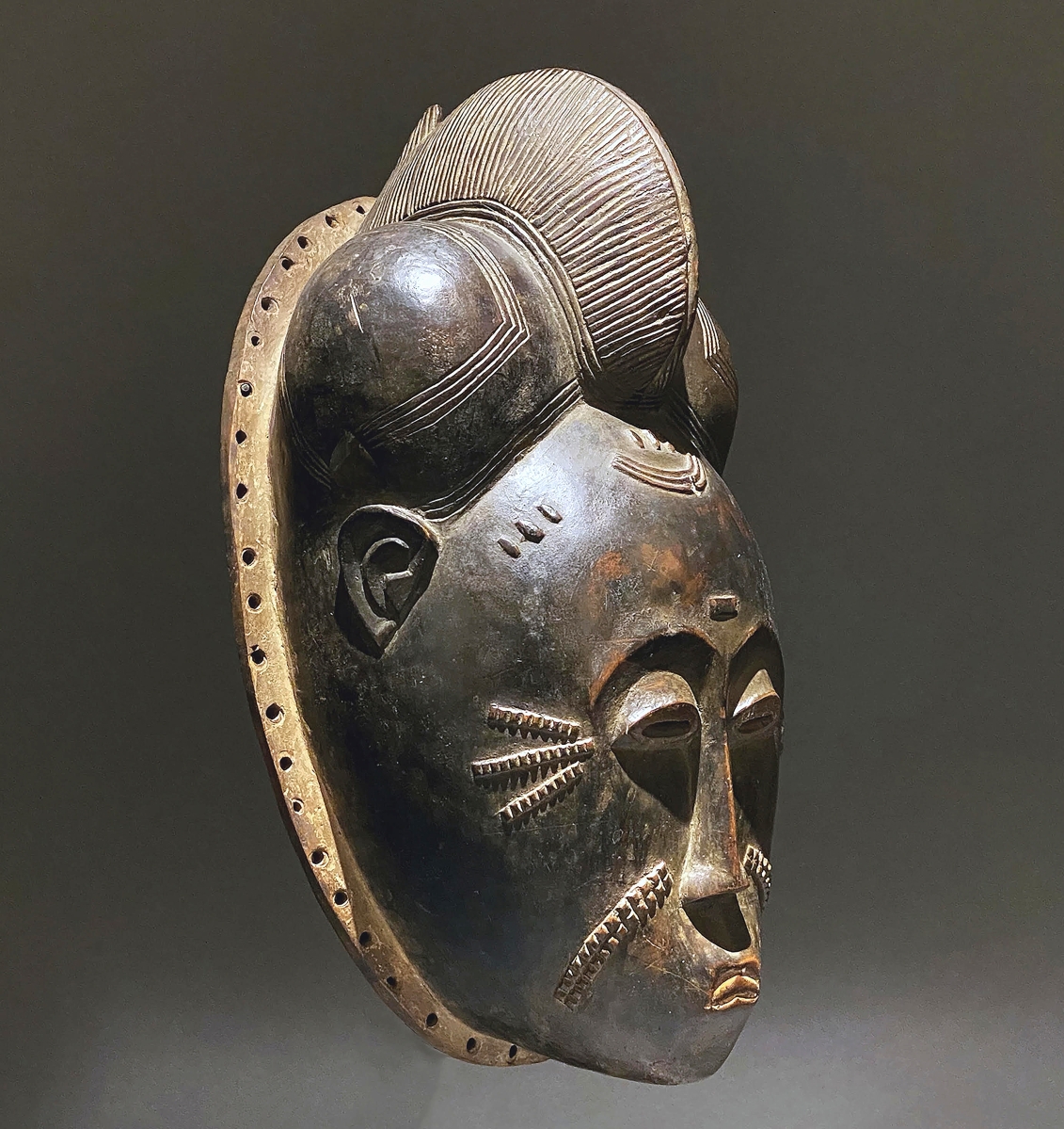 Mark Eglinton, New York City, sold this Baule mask from the Ivory Coast that had provenance to Bernard & Bertrand in Nice, France, and the Galerie de Monbrison in Paris, as well as exhibition history in Paris and Hong Kong.