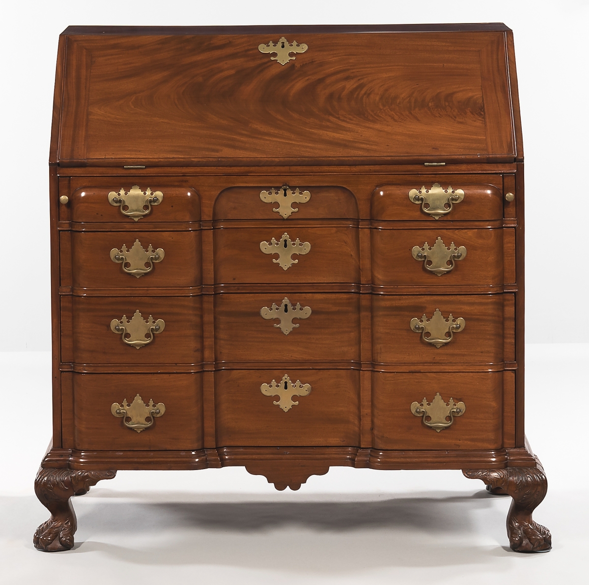 One of the two pieces of furniture that tied for first place in the sale was this circa 1760-80 refinished Boston blockfront desk, which had fan-carved serpentine interior drawers and hidden compartments. It finished at $25,000.