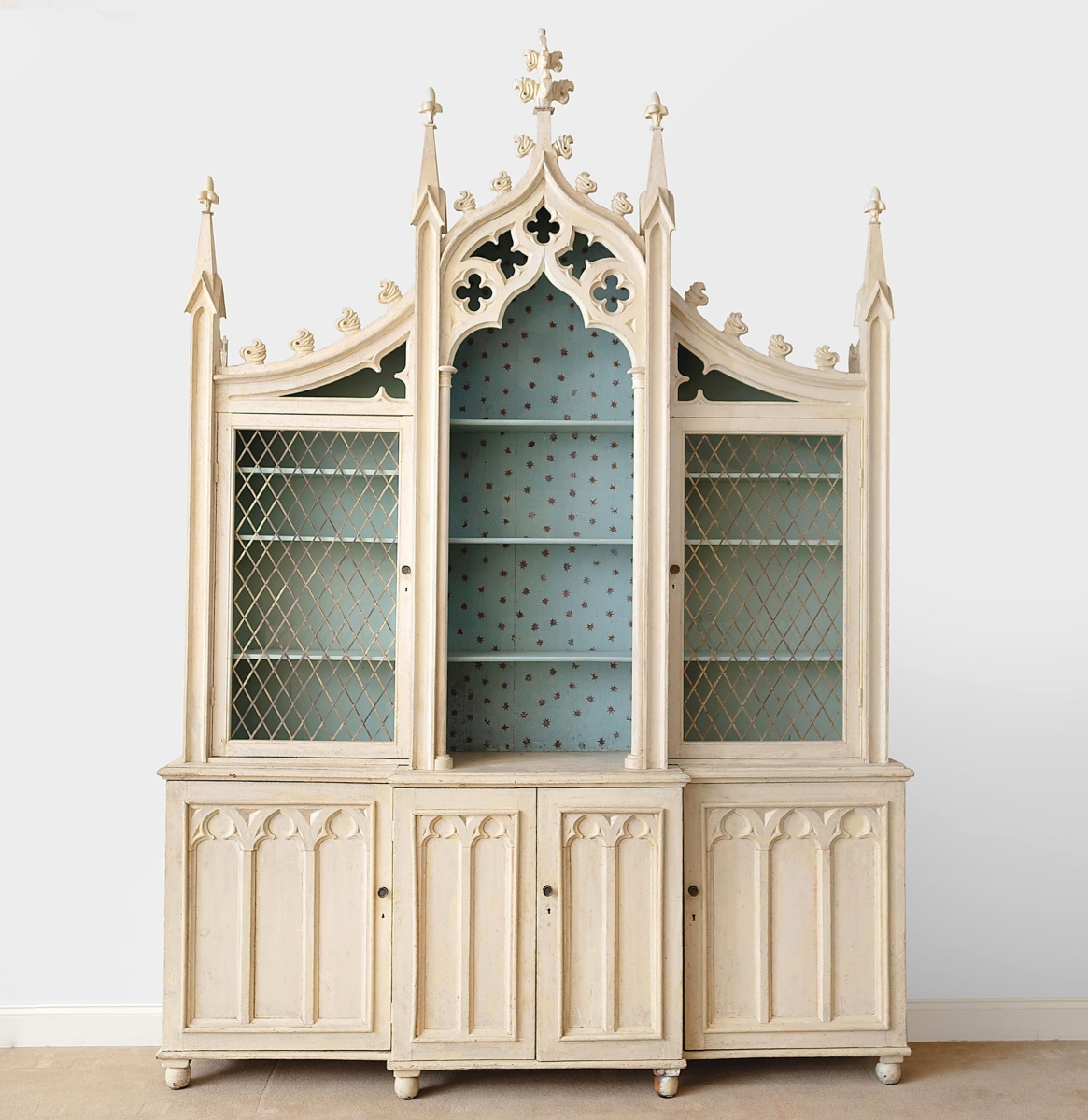 With auctions attracting global interest these days, it can help for auctioneers to editorialize their cataloging. This late William IV gilt-metal mounted and painted Neo-Gothic bookcase was described as “grand in scale and impressive in person.” That, with its provenance to the firm of Colefax and Fowler, undoubtedly helped push it to $34,440 from an online buyer ($5/7,000).