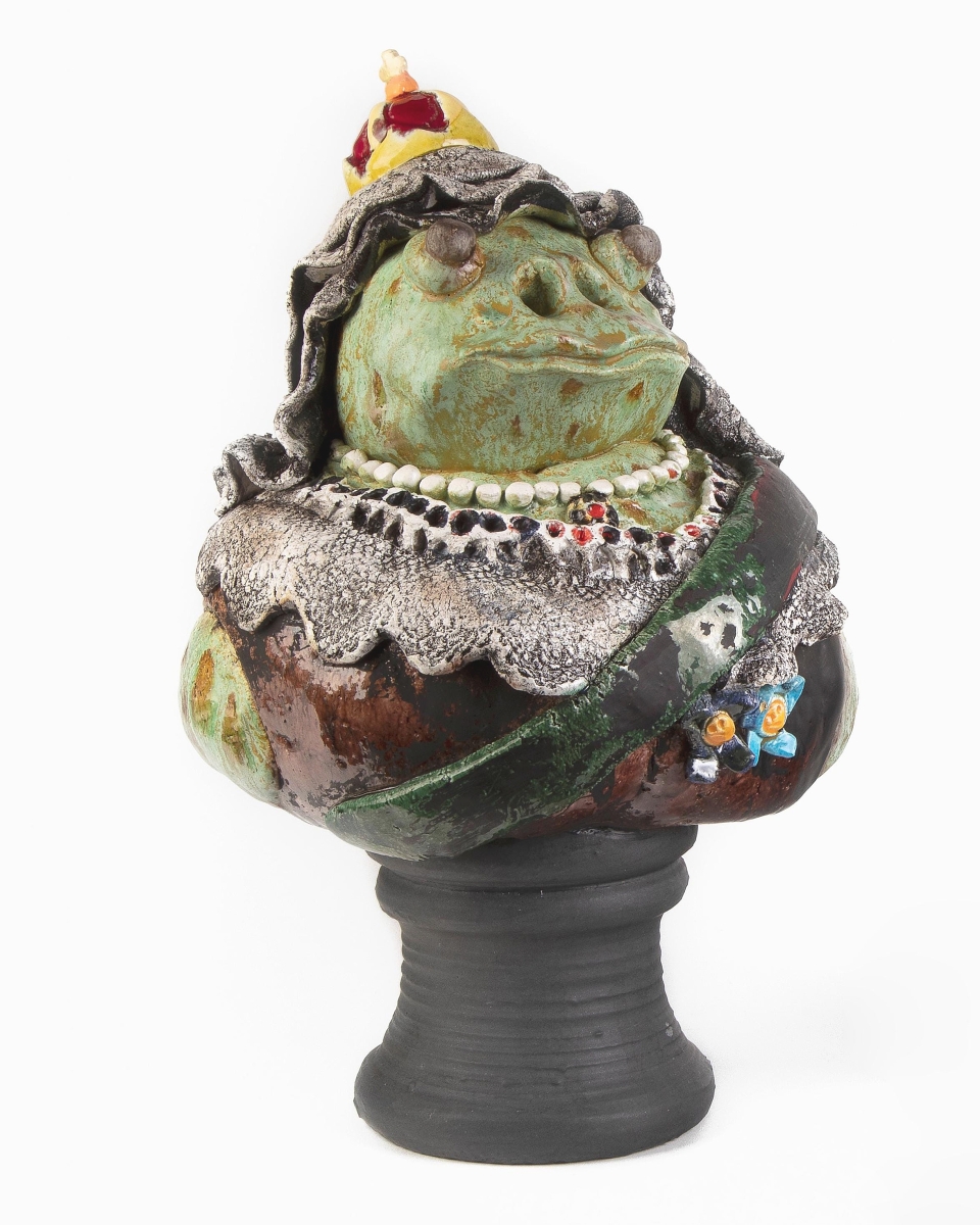 Funk ceramicist David Gilhooly (Canadian, 1943-2013) made “Frog Victoria” in 1974. At 15 inches high, it brought $7,080.