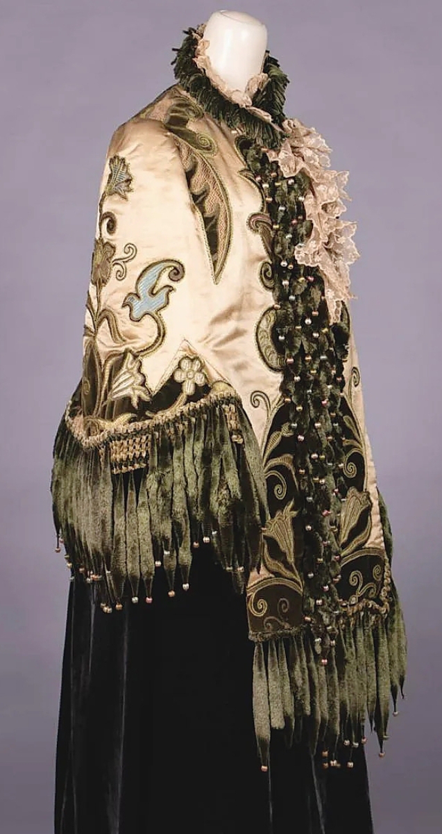 Found in a barn, this cream silk satin mantle by Parisian dressmaker and designer Emile Pingat would sell for $4,560.