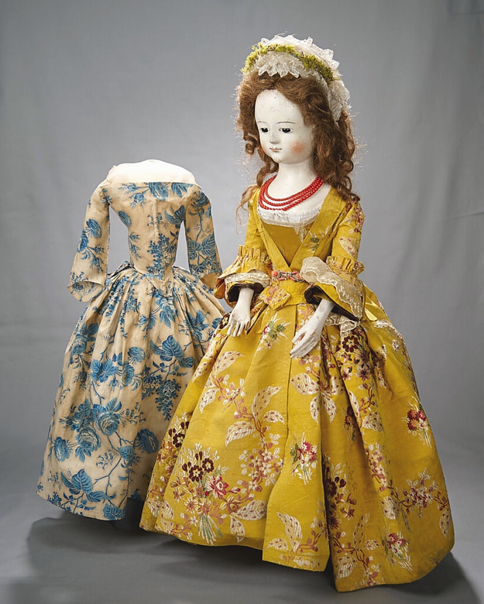 Reproductions and Restorations of 17th and 18th Century English Wooden Dolls.