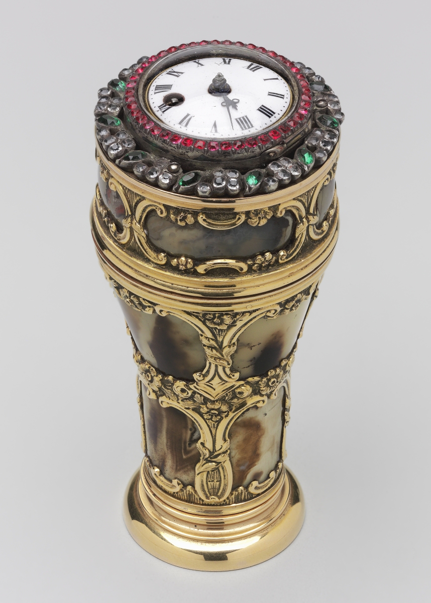 Telescoping spyglass with timepiece, England, about 1750. Gold, agate, diamonds, emeralds, rubies, glass lens. Museum of Fine Arts, Boston. Gift of the heirs of Bettina Looram de Rothschild. Photo ©2020 Museum of Fine Arts, Boston.
