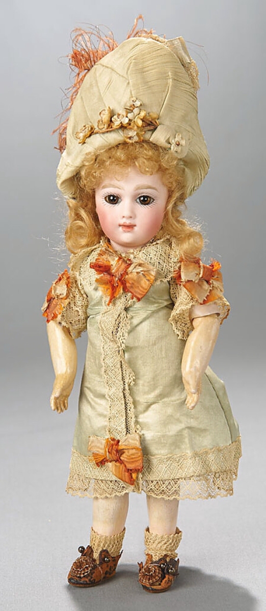 The Heart of the Tree: Early Wooden Dolls to the 1850s by Whyel