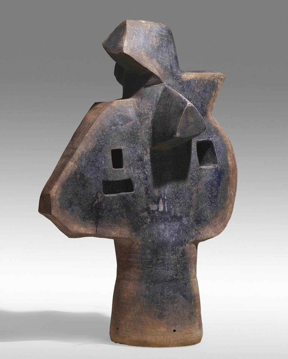 The second highest lot in the sale, and the highest for any ceramic work, was Peter Voulkos’ untitled (Stack) that brought $400,000. It was created in the same year that Voulkos and John Mason created a walk-in kiln, which would prove instrumental in the making of monumental works, like this example measuring 65 inches high.