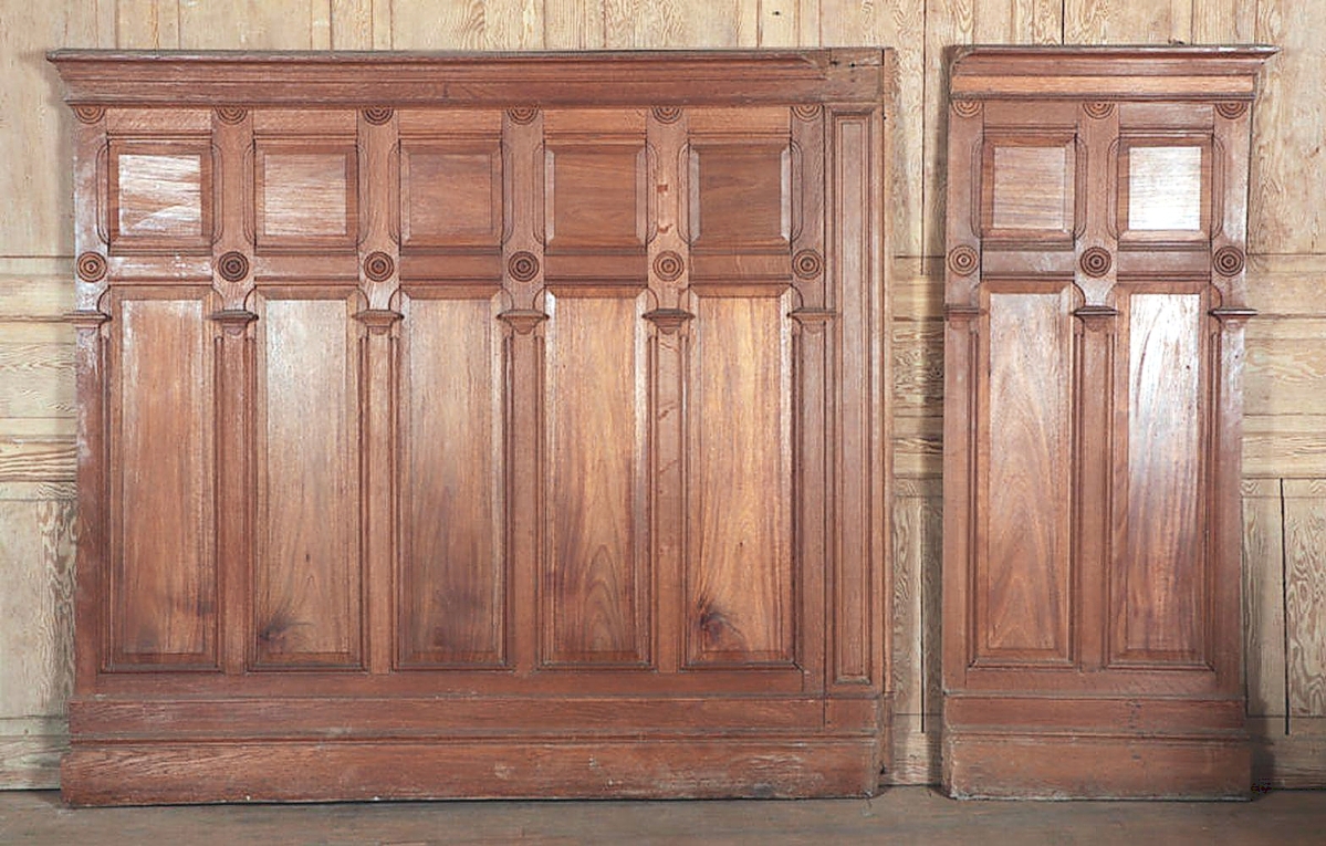 The top price in the second day of sale was $12,188, which an American buyer paid for a lot of ten elegant mahogany and oak panels ($ ,000).