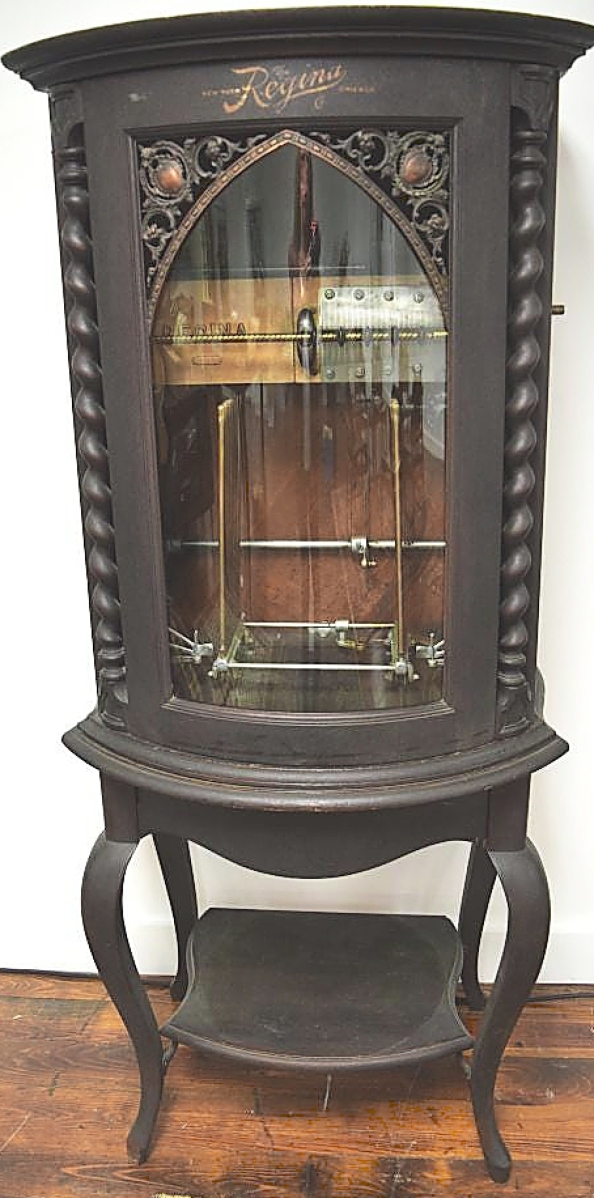 The model 35 upright Regina music box with auto-changer included 42 15½-inch discs and had a detailed provenance showing that it descended in one family until now. It was in working condition, and at $8,400, was the highest priced item in the sale.