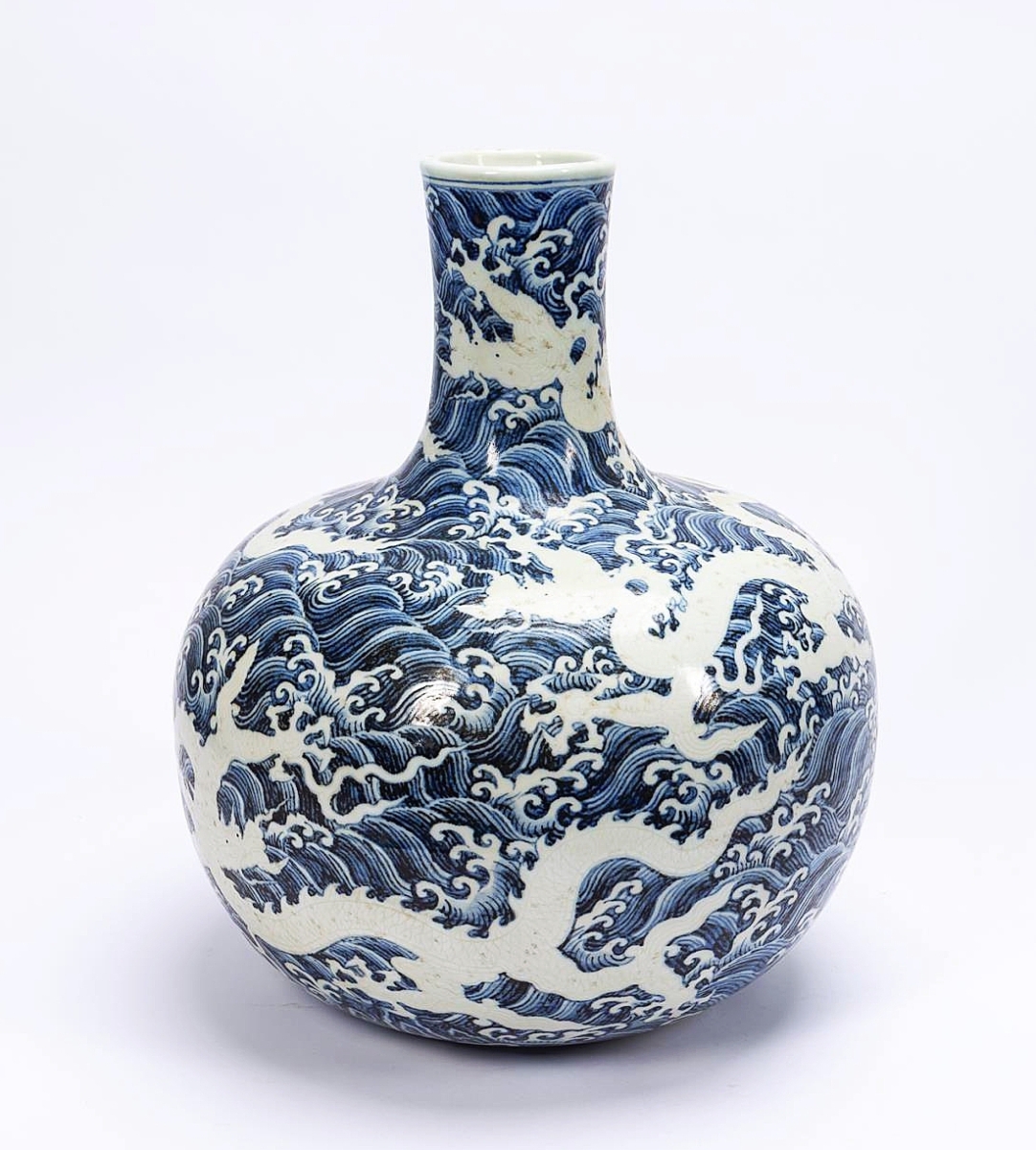 73 Chinese blue white dragon wave vase