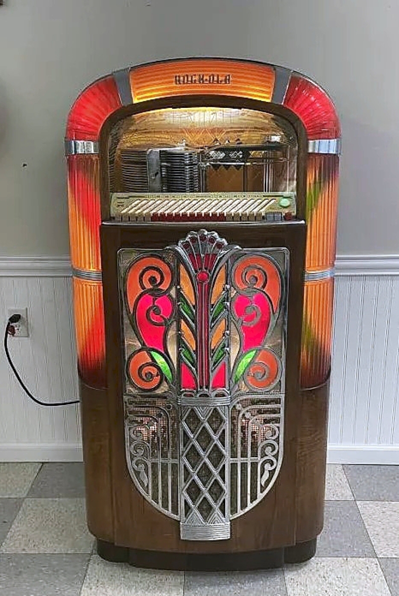 This Art Deco Rock-Ola jukebox from 1939 came from a Sackets Harbor, N.Y., estate and sold to a buyer in Chazy Lake, N.Y., for $5,160. It was in restored working condition and had music from the period ($2,5/5,000).