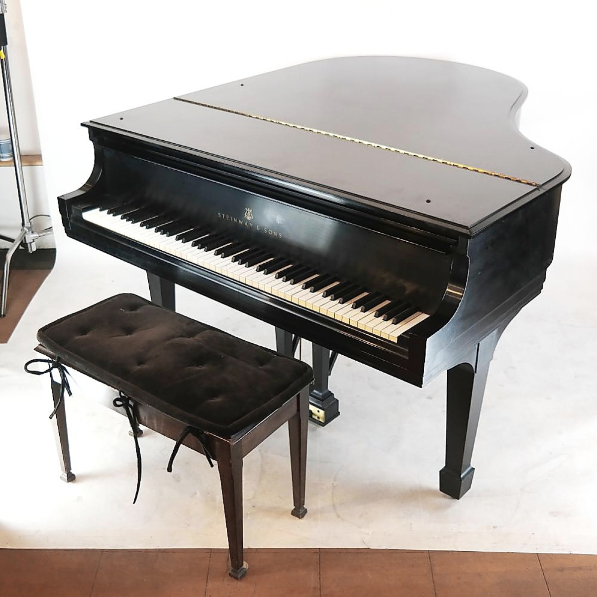 AB Roland 1