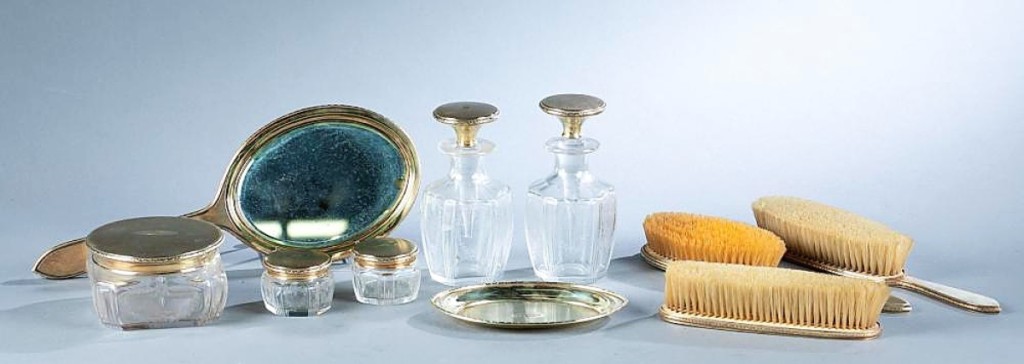 Are dressing sets making a comeback? This 14K gold dressing set by Black, Starr & Frost, circa 1910, featured several pieces and came from the Baltimore, Md., estate of a prominent collector who had been the personal doctor to the King of Yemen. It finished at $10,795 ($6/8,000).