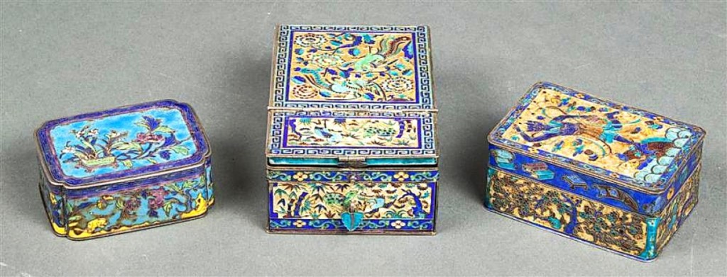 The sale’s top price of $20,000 was paid for this group of three Chinese enamel silver cosmetic boxes. Asian art specialist Harry Huang thought these might have been Imperial and dated them to the second half of the ($1/1,500).