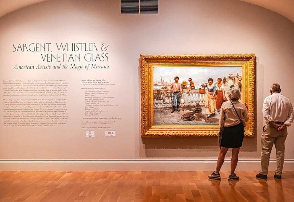 Installation image, “Sargent, Whistler and Venetian Glass: American Artists and the Magic of Murano,” 2021. Courtesy of the Smithsonian American Art Museum; photo by Albert Ting.