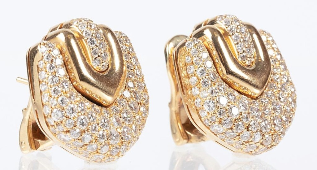 Fetching $5,760 was a pair of Bvlgari 18K yellow gold and diamond clip/post earrings with seven carats of diamonds.