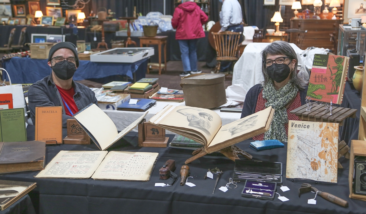 The Antique Collectibles Show Leads Off In SturbridgeAntiques And The Arts  Weekly