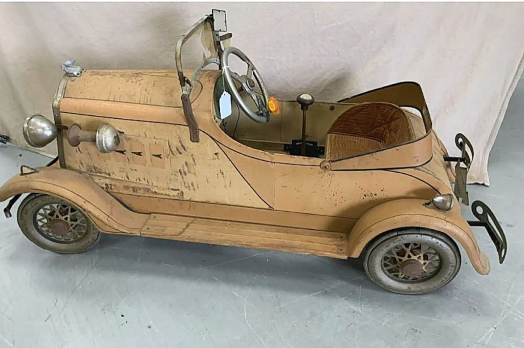 AB Golden Gavel Pedal Car