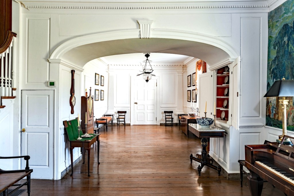 View of the entrance hall looking south.        —Jeff Klee photo