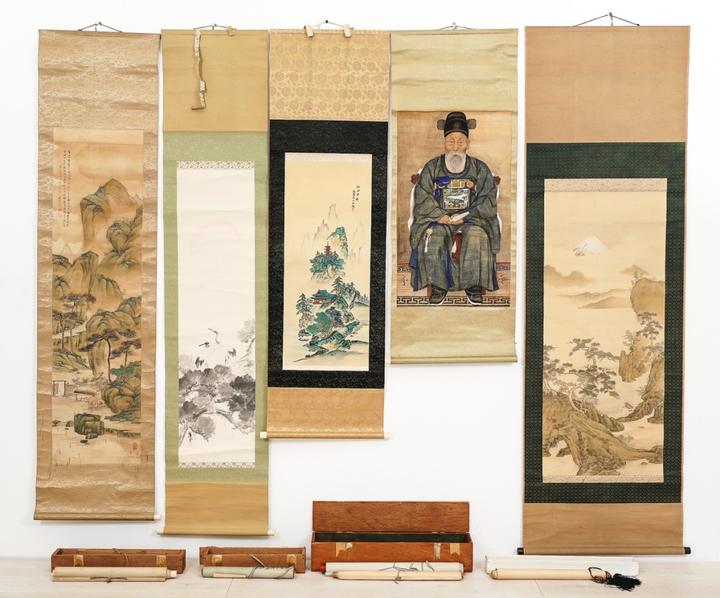 Containing some Eighteenth Century examples, including some of Kansai around Fujiyama, circa 1770, this collection of nine Japanese scroll paintings was a pleasant surprise, rising $8,125 from $1/1,500 estimate.