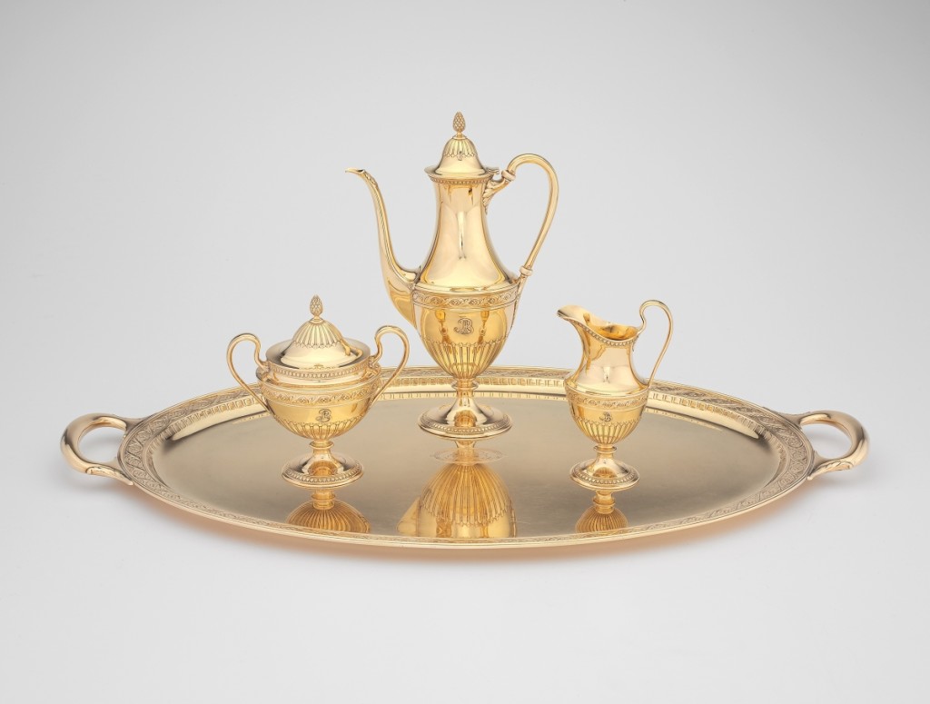 Coffee service for Alice Belin du Pont, Tiffany and Company, New York, designed 1910–11. 18K gold. Yale University Art Gallery, gift of G. d’Andelot Belin, b.a. 1939.