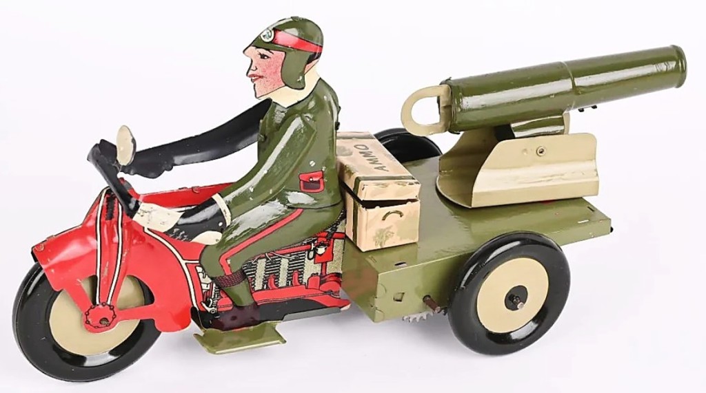 Shooting to the top of the sale was this Marx prototype windup Speedboy 4 motorcycle with soldier, ammunition box and spring-loaded cannon that will shoot projectiles. A private collector took it home for $16,380 ($6/9,000).