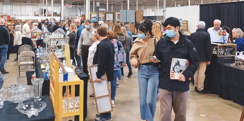 Shoppers filled the aisles of the DC Big Flea on the afternoon of the opening day.