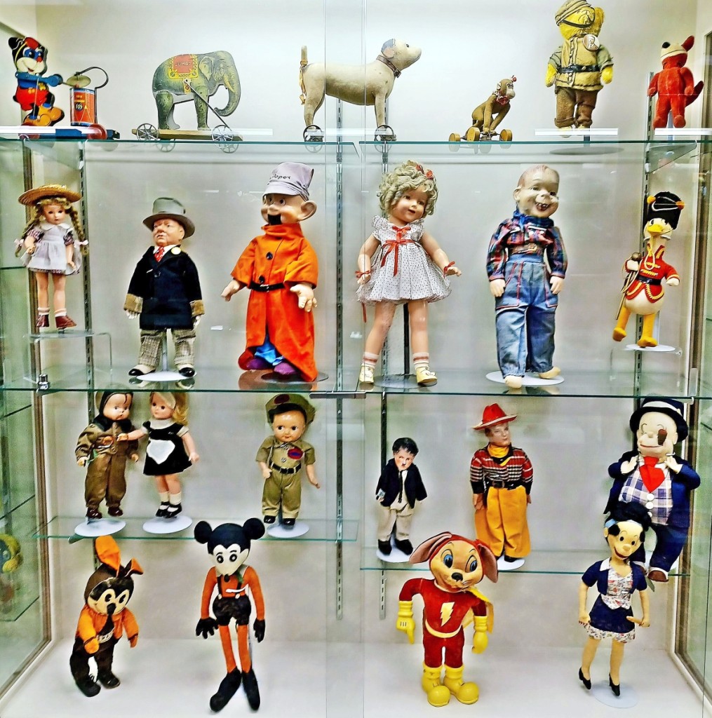 Stuffed animals and character doll figures from the second day of the Monique Knowlton collection.