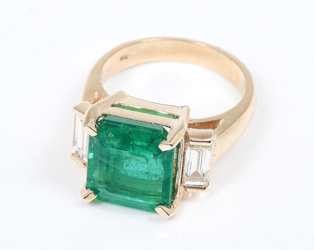 Among several jewelry bargains, this 18K 5.56-carat emerald and diamond ring brought $4,313. The lot was accompanied by a GIA report and current Florida Diamond Appraisers GIA graduate’s appraisal for $17,850.
