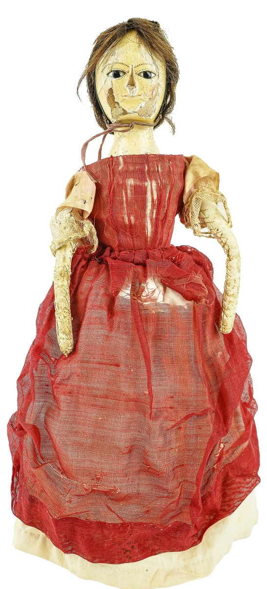 An Eighteenth Century Queen Anne doll in original condition led the sale, going out at $7,475.