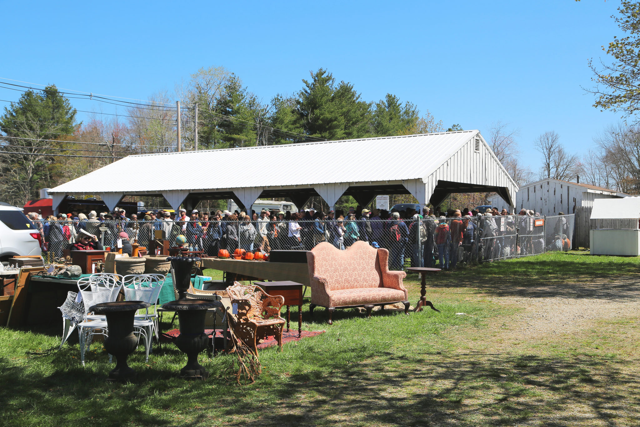 Spring Brimfield 2022 Vies For ‘Best Ever’ Antiques And The Arts