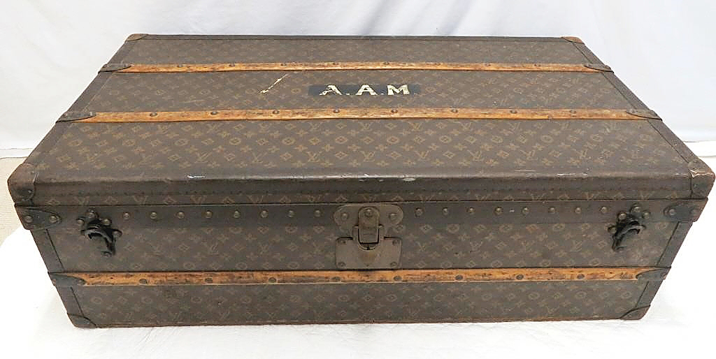 At Auction: Louis Vuitton, LOUIS VUITTON STEAMER TRUNK