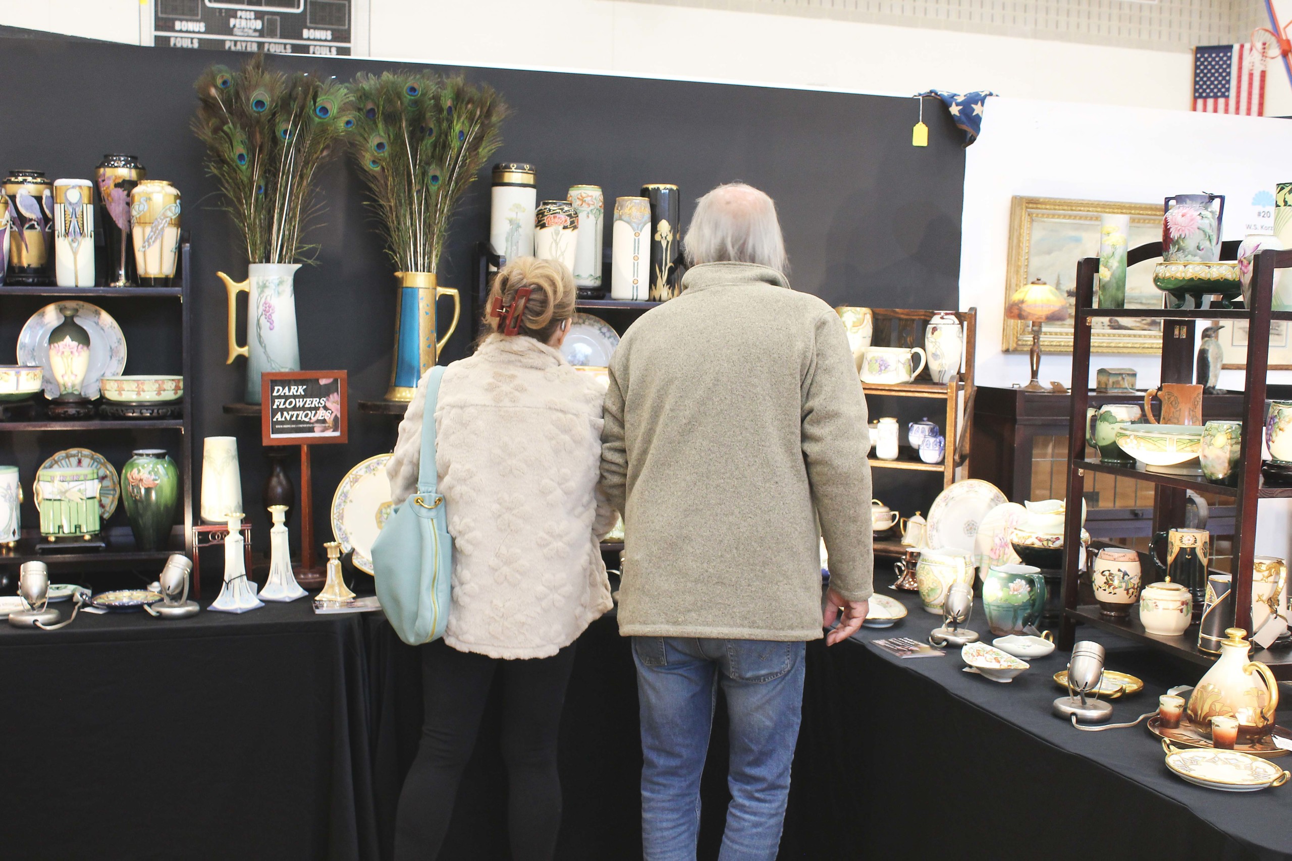 16 Dark Flowers Antiques (7450)