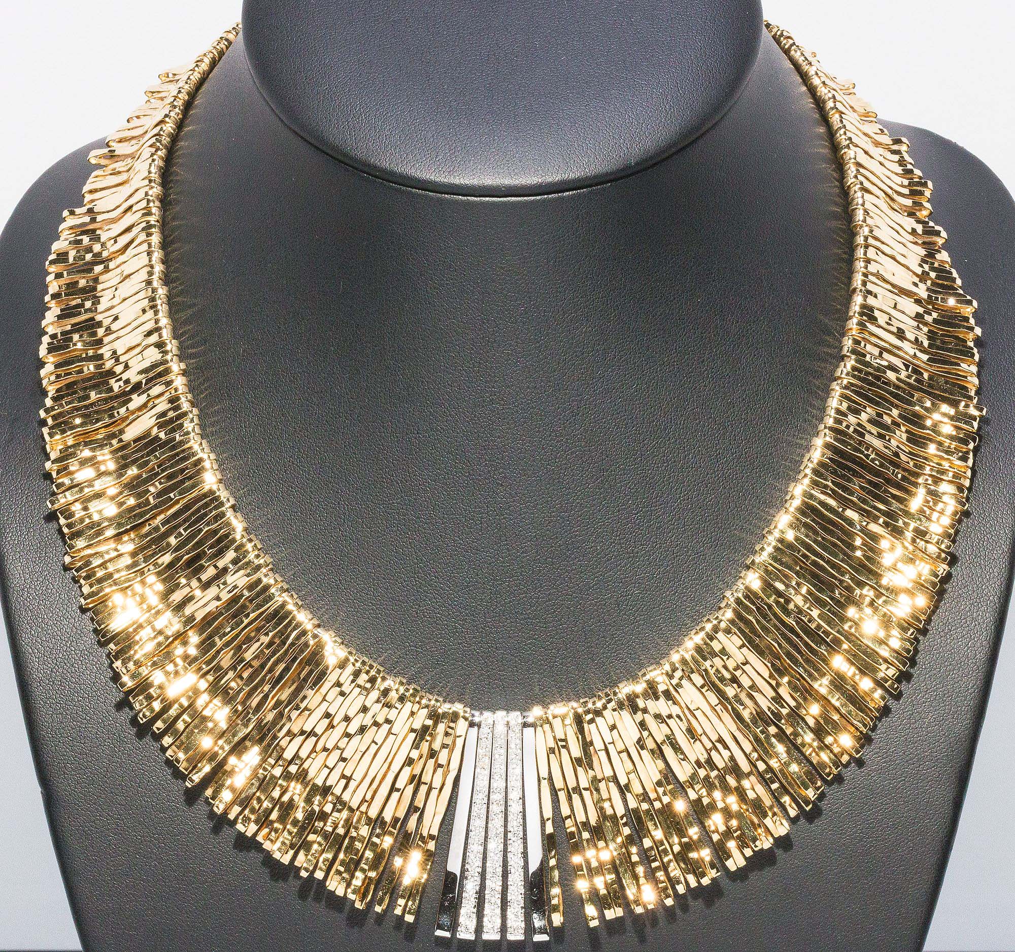 This Cleopatra-style 18K yellow gold and diamond necklace had a